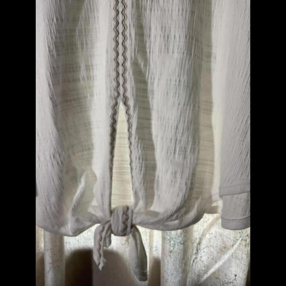 Max Studio Textured Tie Front Embroidered Blouse Size 1X - Picture 3 of 7